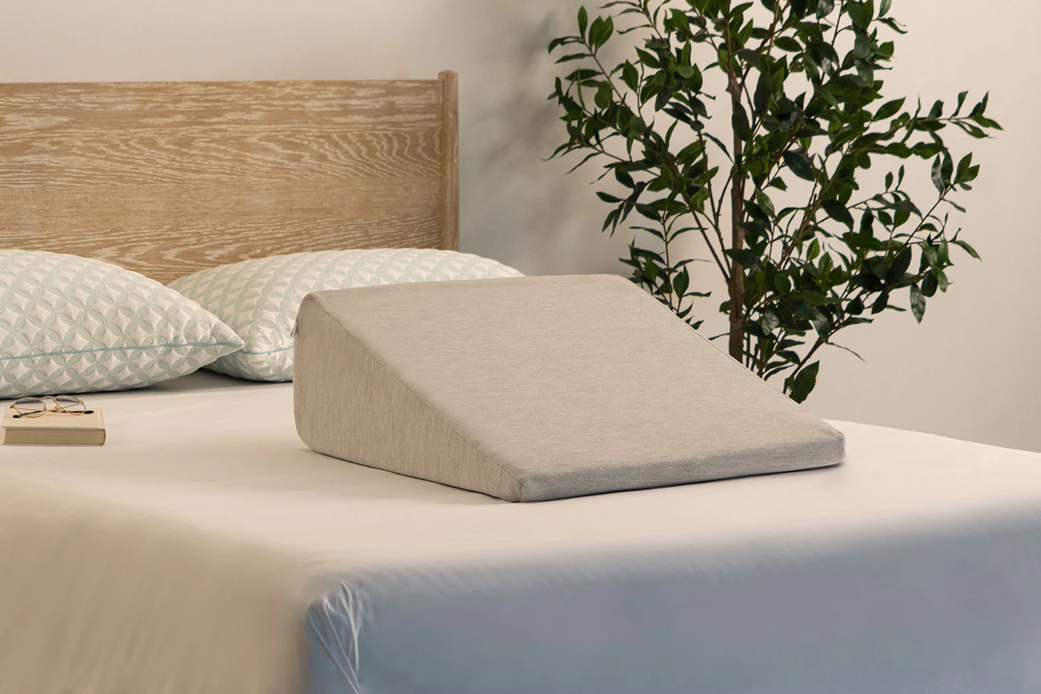 Bed Wedge Pillow - Image 3